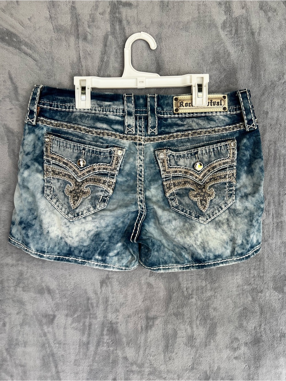 Rock Revival shorts women 29 blue acid wash Hanaya embellished Bling Easy